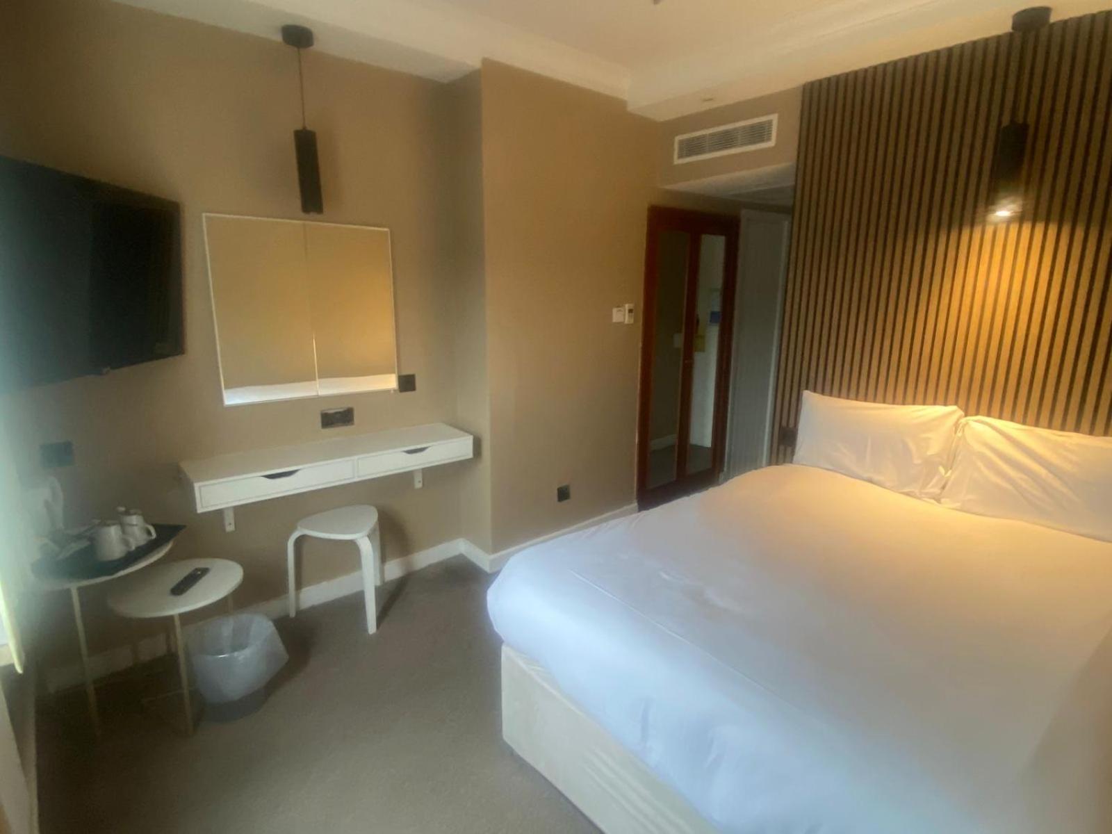 Airport & Manchester 3* Wilmslow