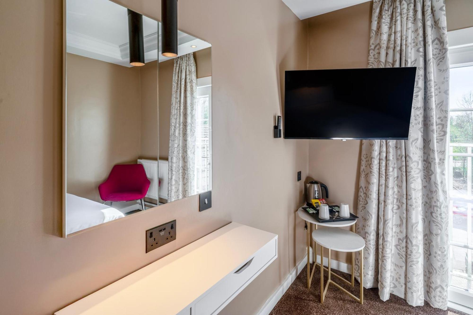 Hotel Airport & Manchester Wilmslow