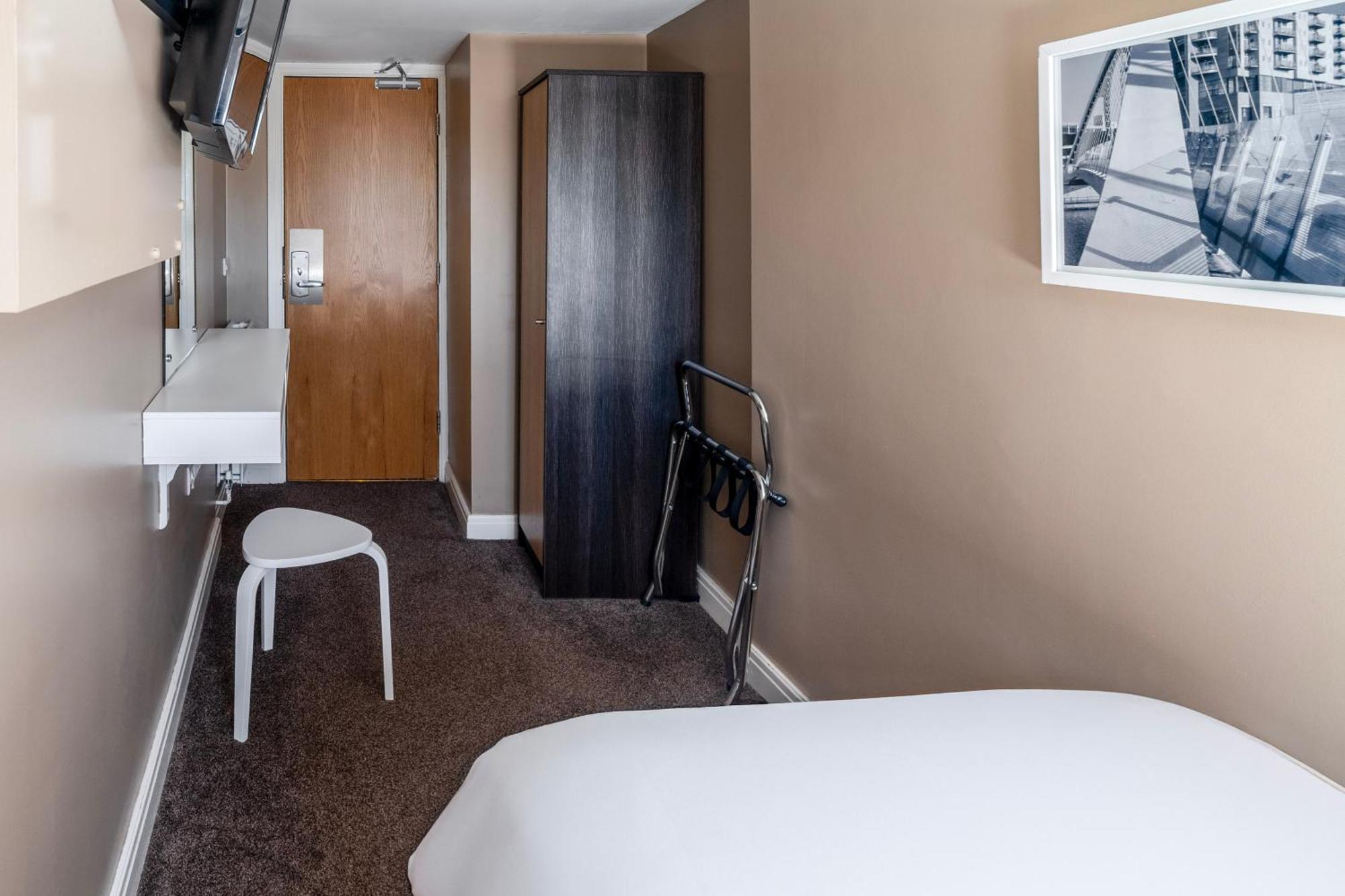 Hotel Airport & Manchester 3*