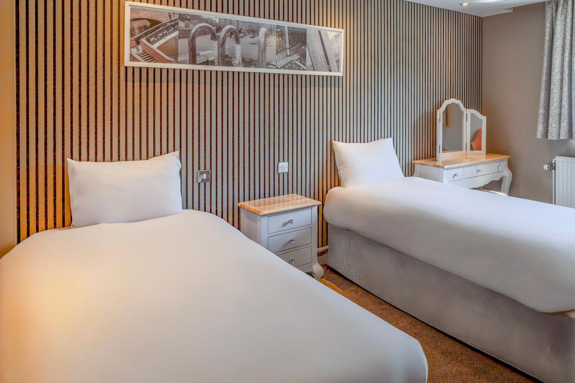 Airport & Manchester Hotel